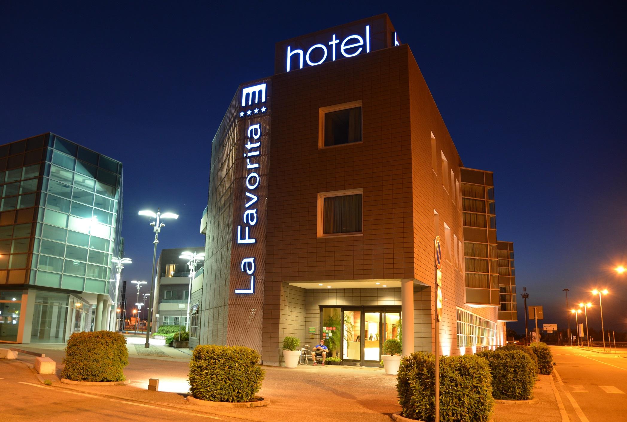 Hotel La Favorita Mantova Exterior photo